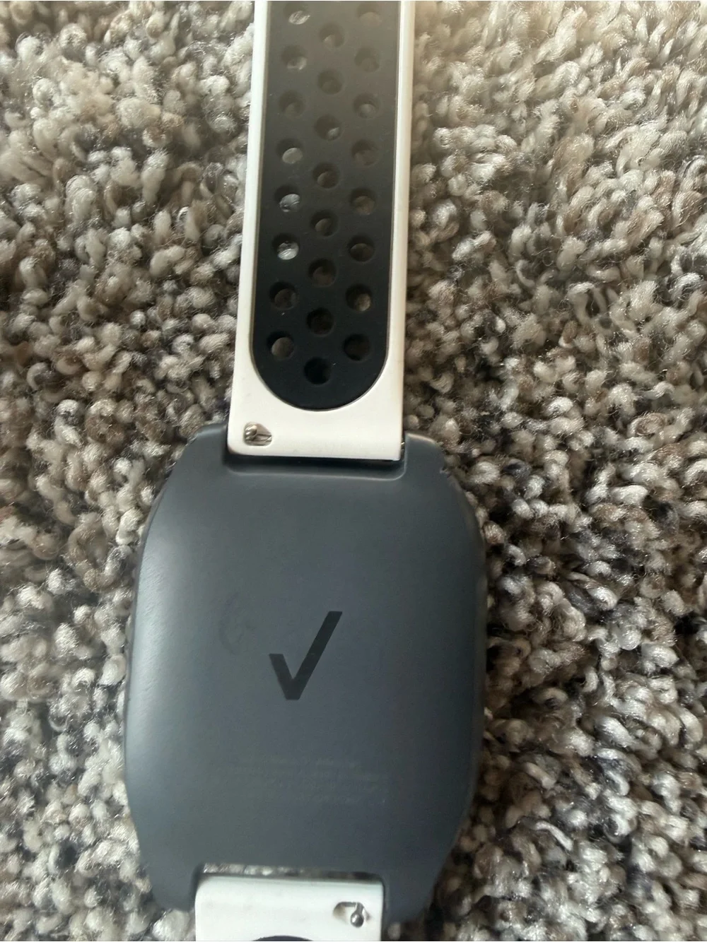 Verizon Gizmo smartwatch with extra bands and charging station